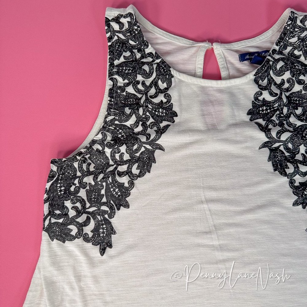 American Eagle Tank Top White With Black Design - Picture 2 of 9
